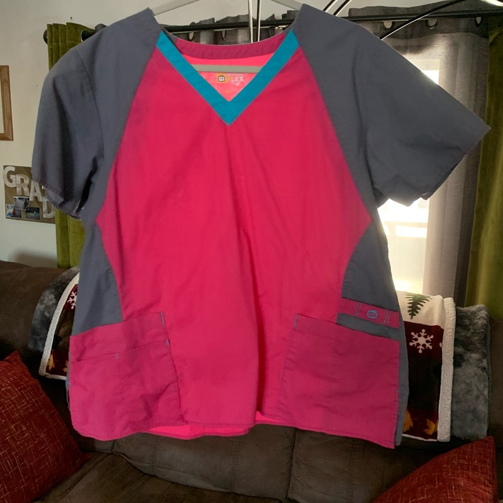 Print scrub shirt